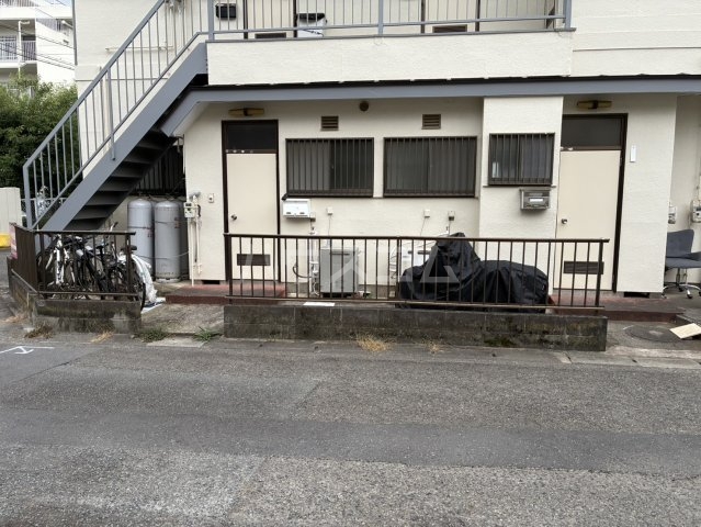 27/30 エントランス