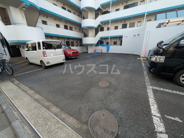 18/22 駐車場