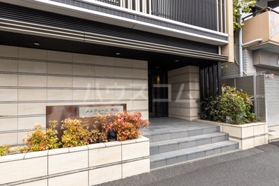 20/29 エントランス