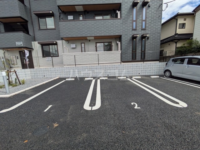 28/30 駐車場