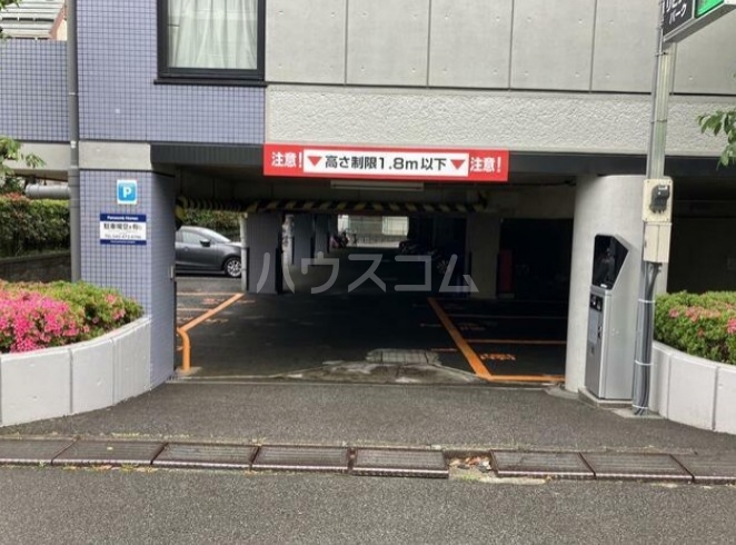 23/30 駐車場