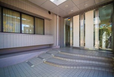 18/28 エントランス