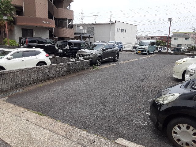 21/30 駐車場