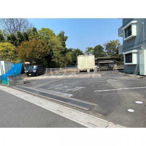 26/30 駐車場