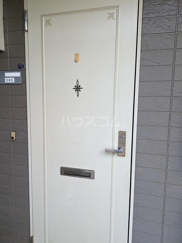 13/30 玄関