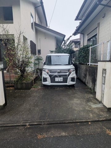 27/30 駐車場