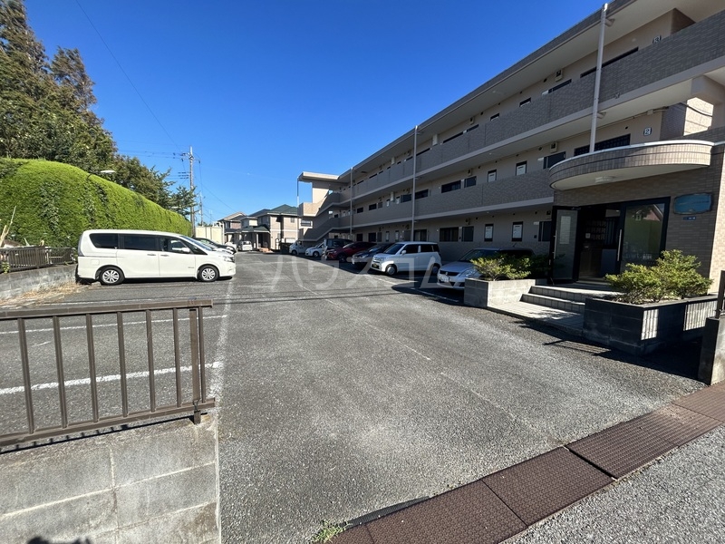 3/3 駐車場