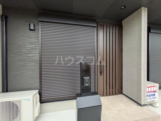 17/23 エントランス