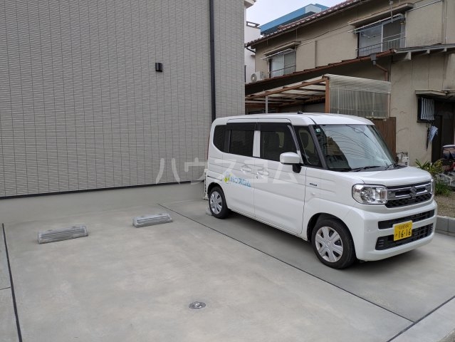 18/23 駐車場