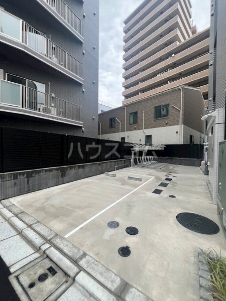 18/22 駐車場