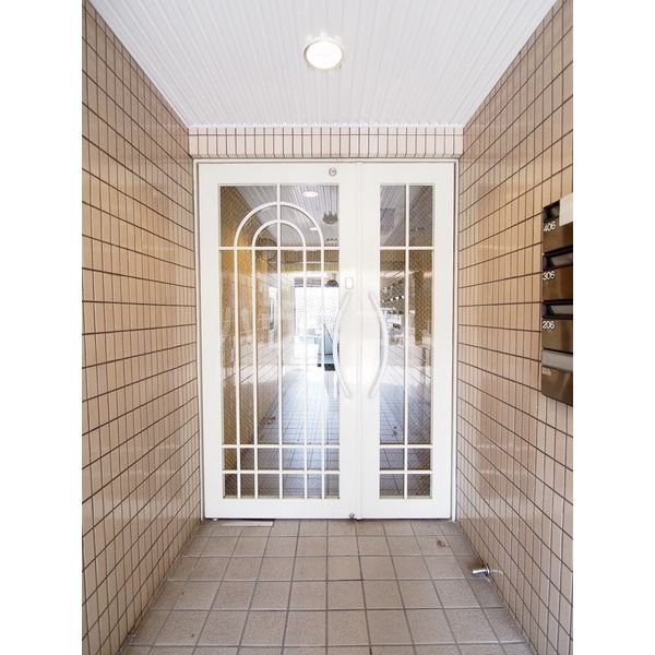 14/15 エントランス