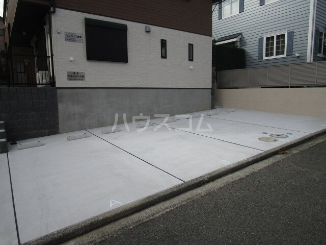 17/18 駐車場