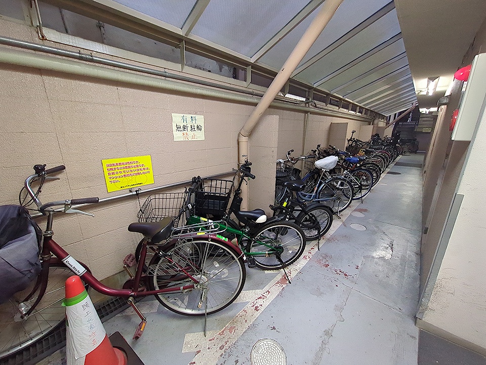17/17 駐車場