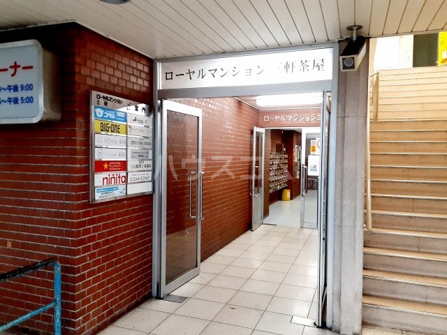 17/26 エントランス