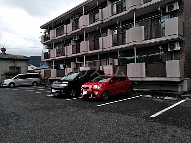 25/30 駐車場