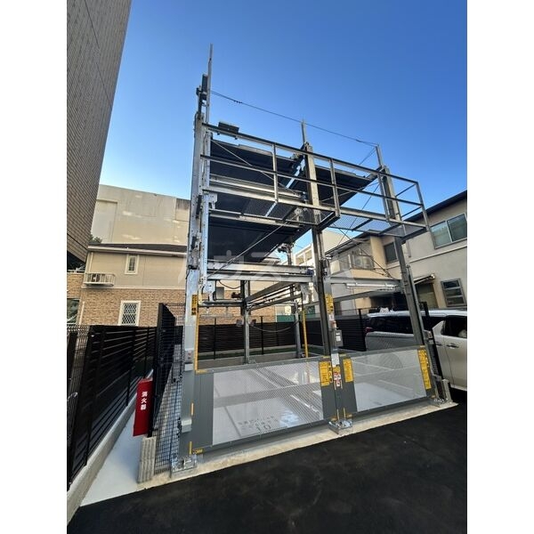 14/18 駐車場