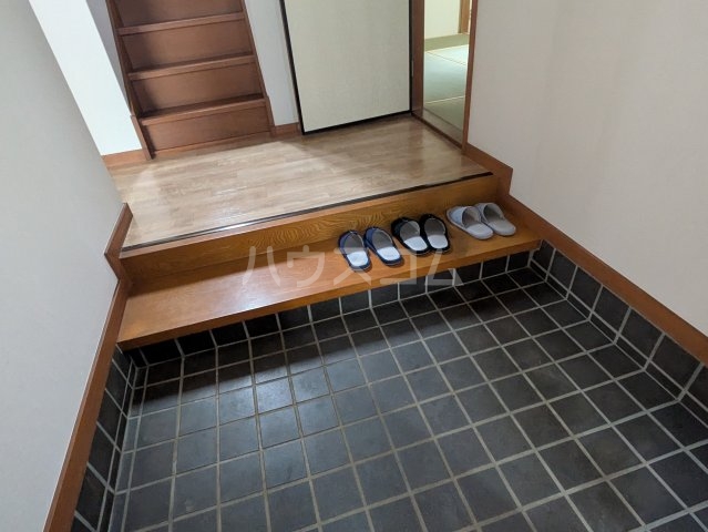 13/30 玄関
