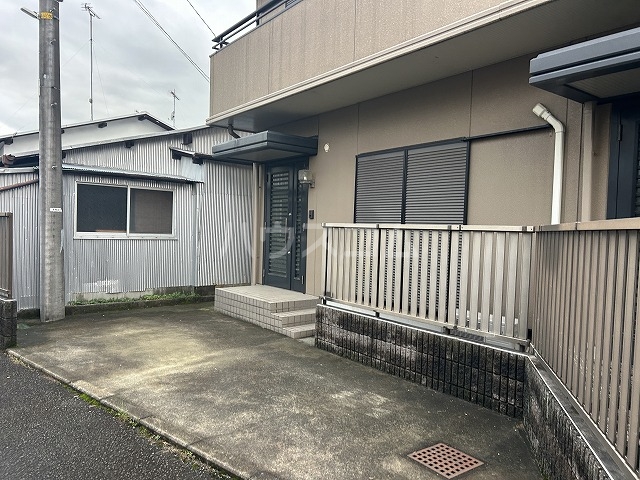 27/30 駐車場