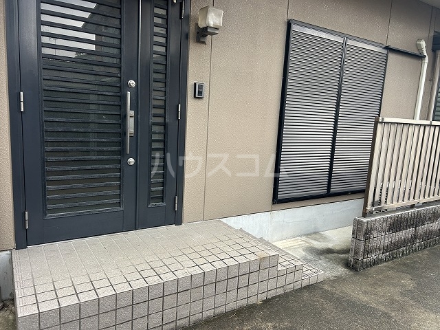 26/30 エントランス