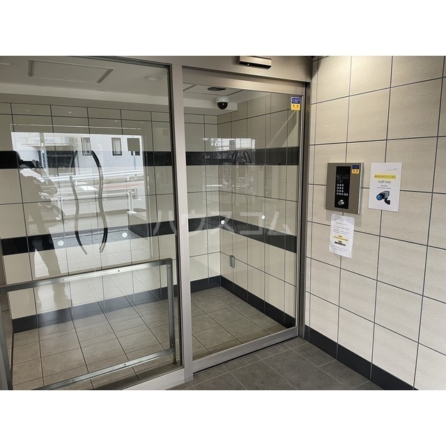 22/25 エントランス