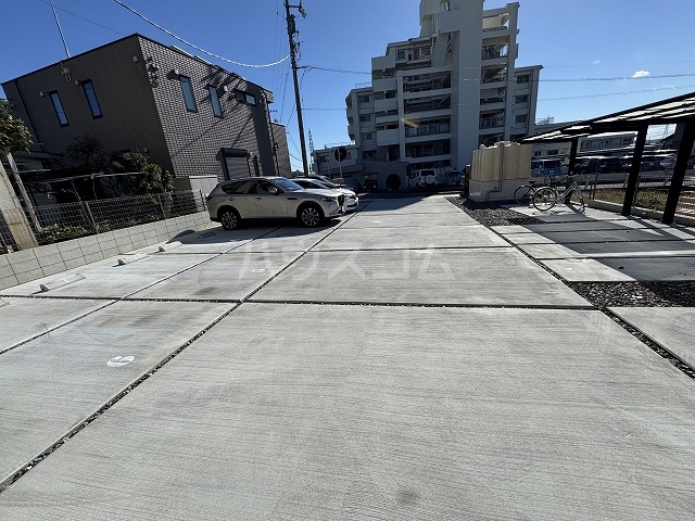 25/30 駐車場