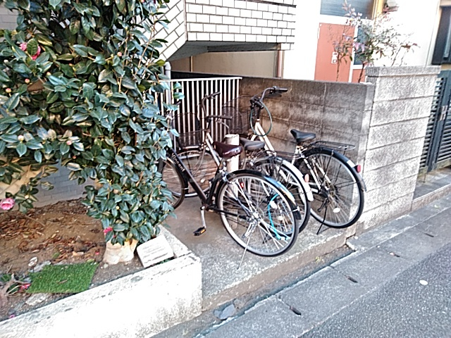 25/30 駐車場