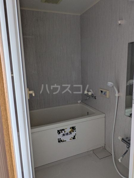 13/30 浴室