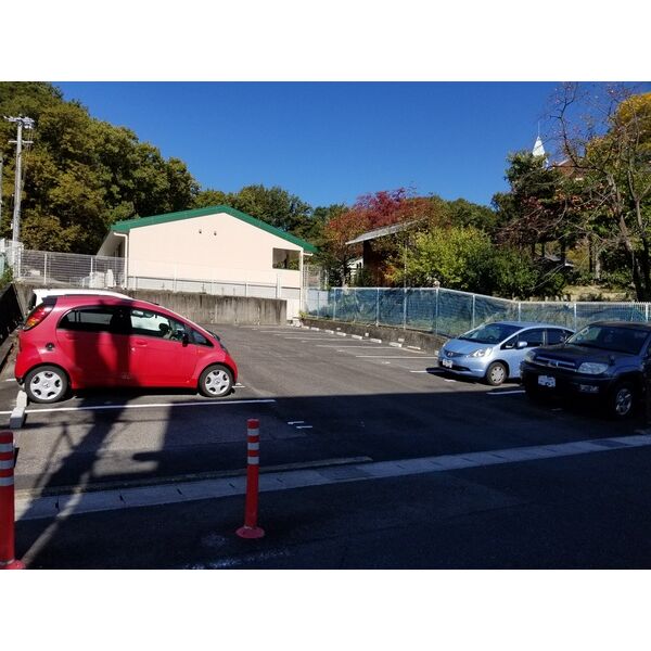 21/28 駐車場