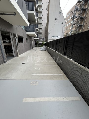 21/30 エントランス