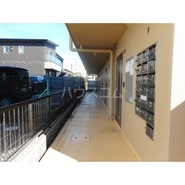 19/23 エントランス