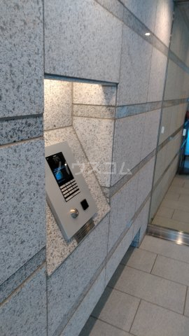 20/30 エントランス