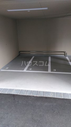 23/30 駐車場