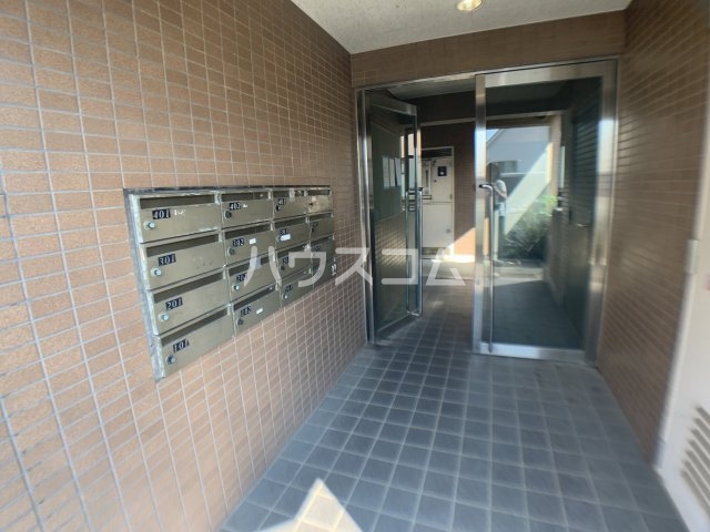 17/27 エントランス