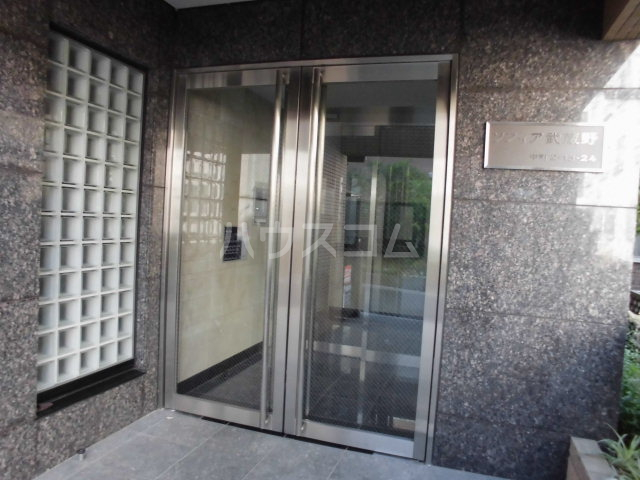 15/22 エントランス