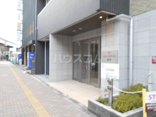 20/23 エントランス