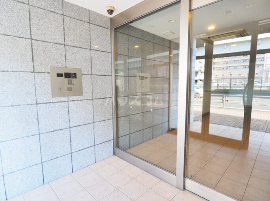 14/17 エントランス