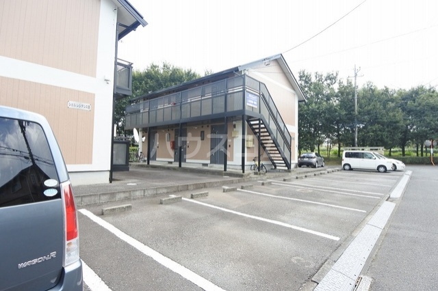 2/3 駐車場