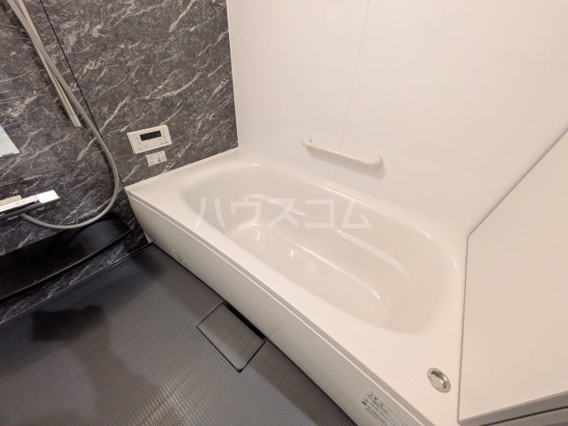 13/30 浴室