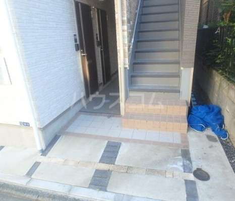 25/28 エントランス