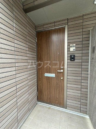 23/30 エントランス