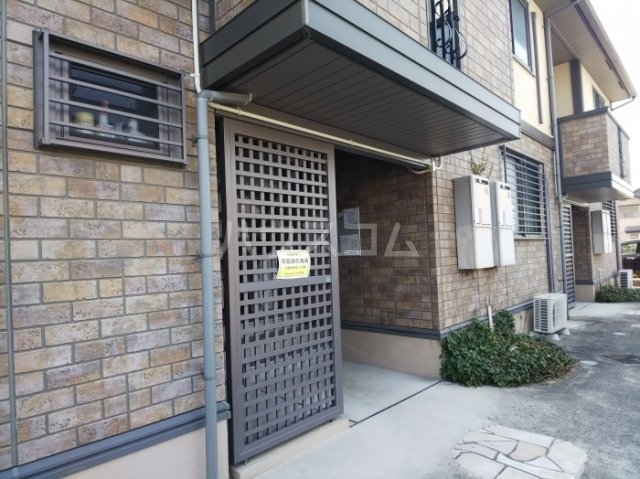 16/21 エントランス