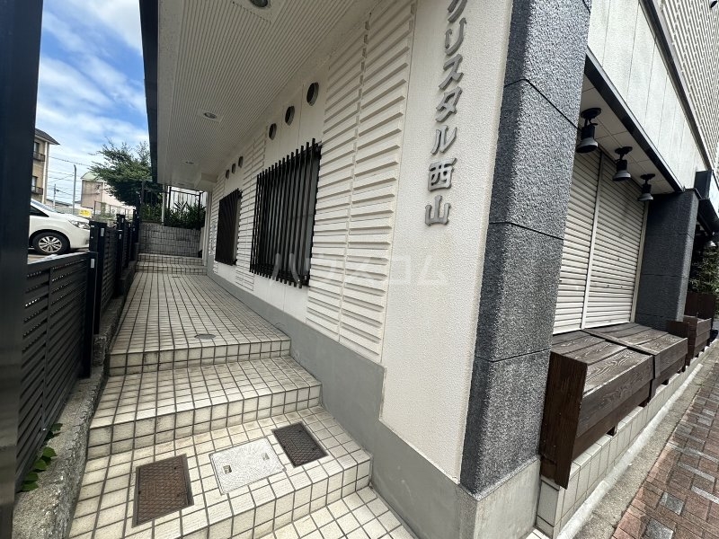 25/30 エントランス