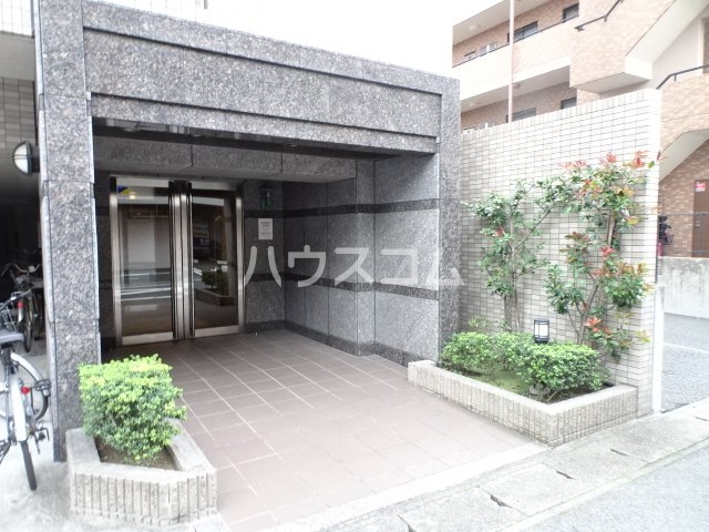 22/30 エントランス