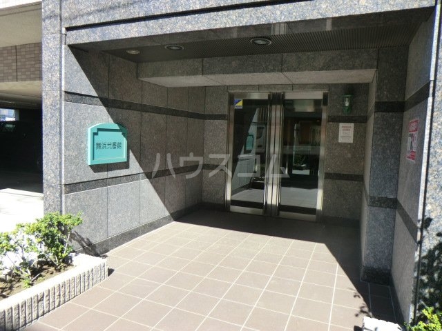 18/27 エントランス