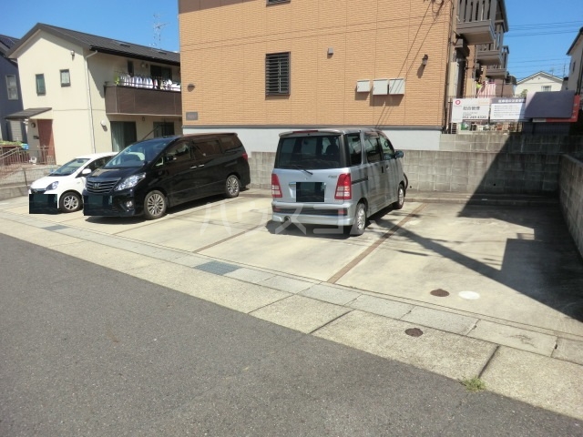 22/30 駐車場