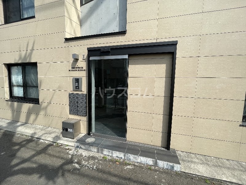 22/24 エントランス