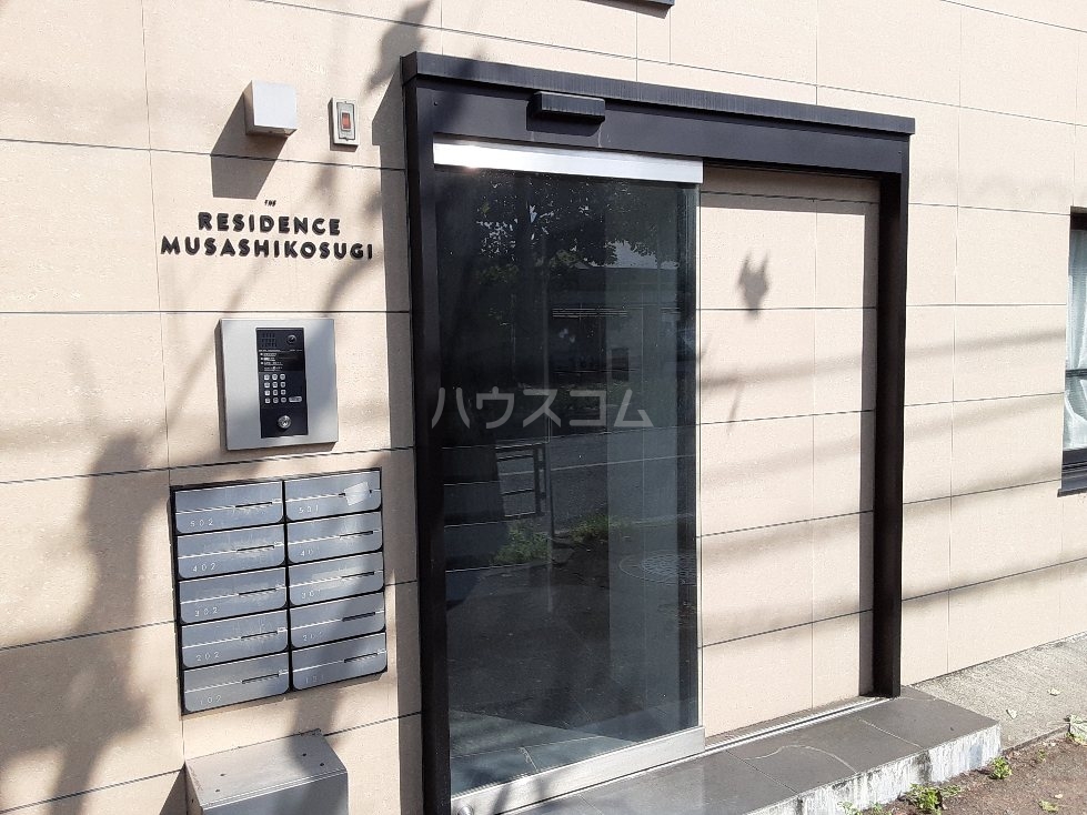 21/23 エントランス