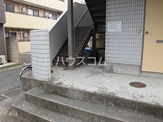 2/4 エントランス