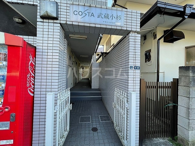 21/26 エントランス