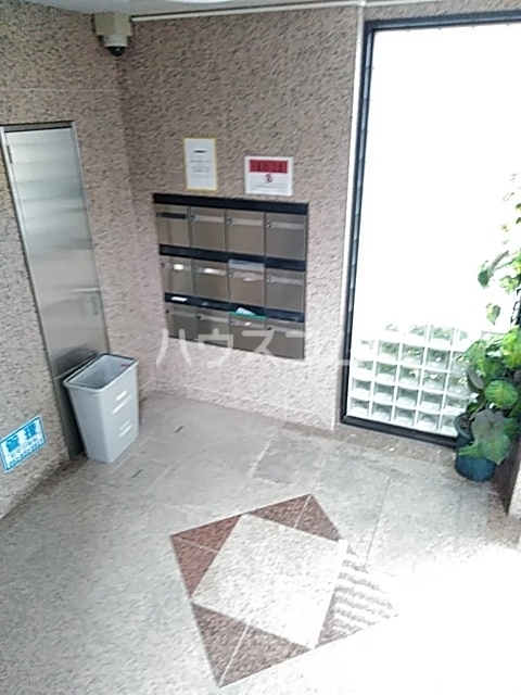 16/26 エントランス